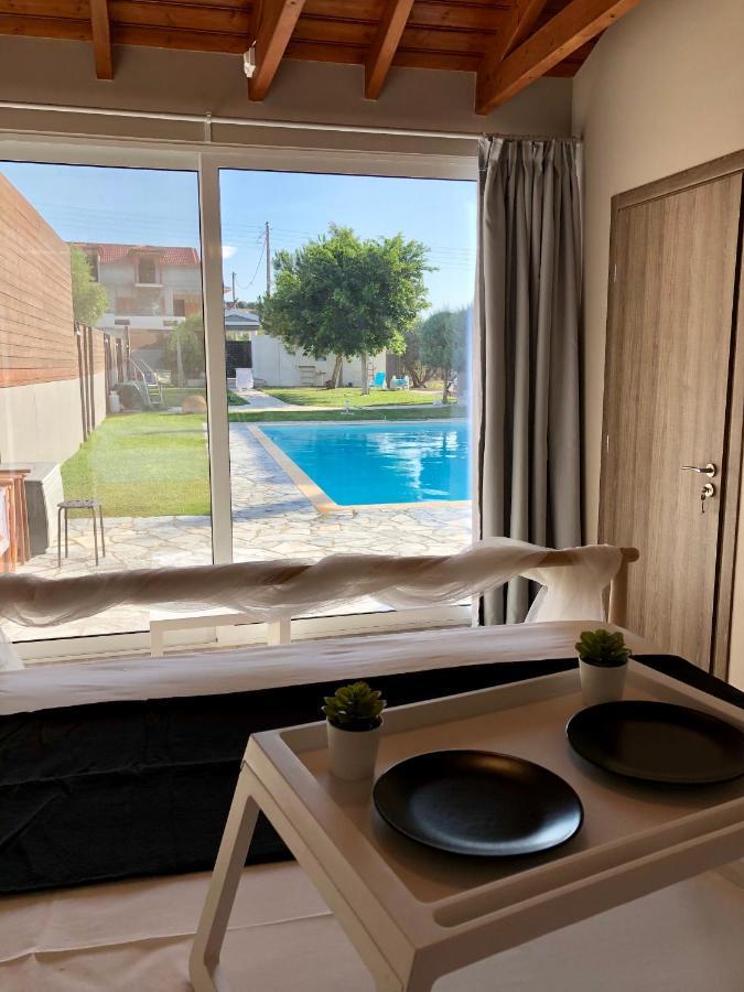 Sunlit Pool House Vakantiehuis *